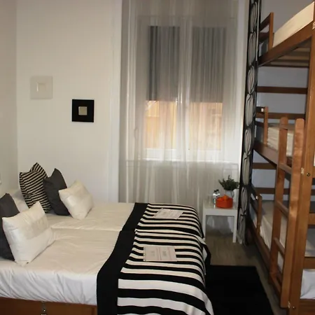 Hostel Royal *